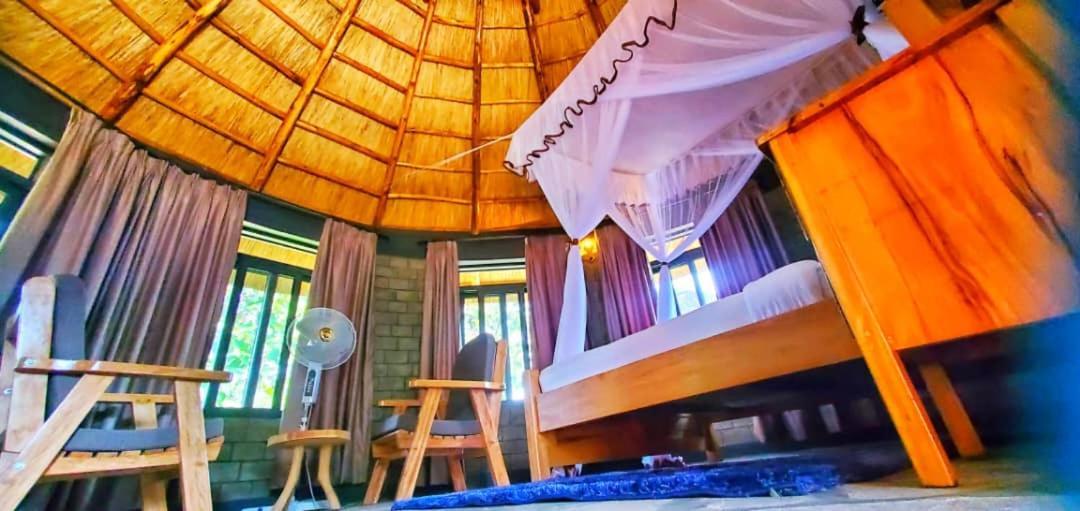 Gipir And Labongo Safari Lodge Ltd Pakwach Eksteriør bilde