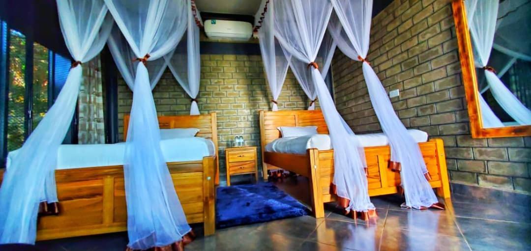 Gipir And Labongo Safari Lodge Ltd Pakwach Eksteriør bilde